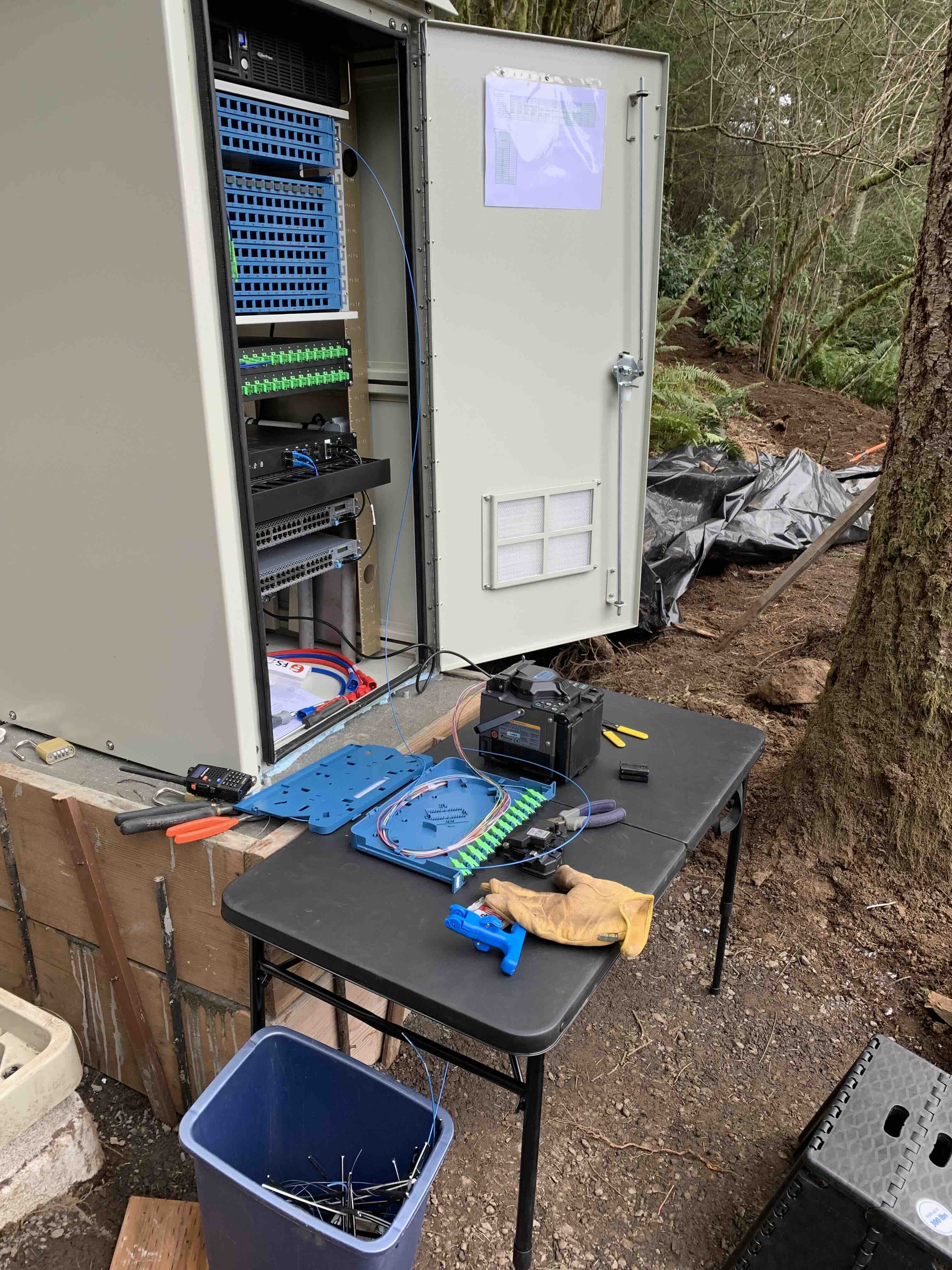 The outdoor network rack